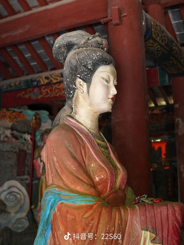 去泰山必遇“神”?不是仙佛,却是最暖的人间救赎