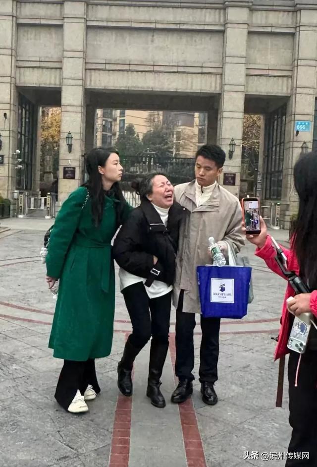 成都中院就“女子家门口遇害案”被告行为定性、精神病学鉴定等问题进行说明