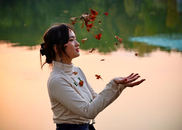 美文｜深秋的南京动人心魄，最让人触景生情的是优雅告别的秋叶