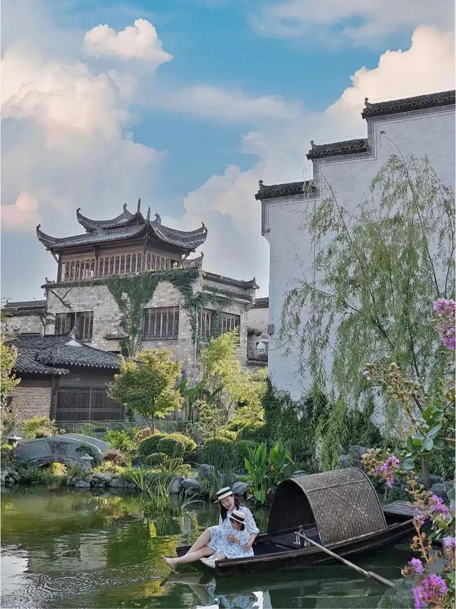 比苏州更江南，小吃堪称一绝，这座低调的北方水城，一到秋天就美翻了