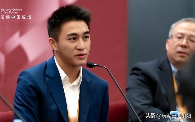 何猷君“霸总”人设崩塌，拖欠工资恶心一幕上演，员工举步维艰