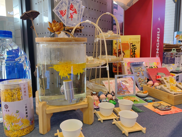 跟着央视打卡！沉浸式赏秋自驾攻略请查收~还有加油站专属福利