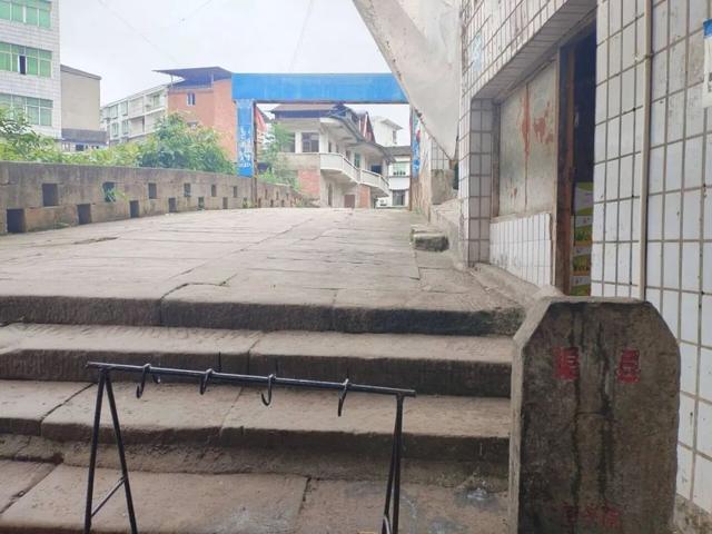 龙滩河上古桥跨，望溪广兴边界场