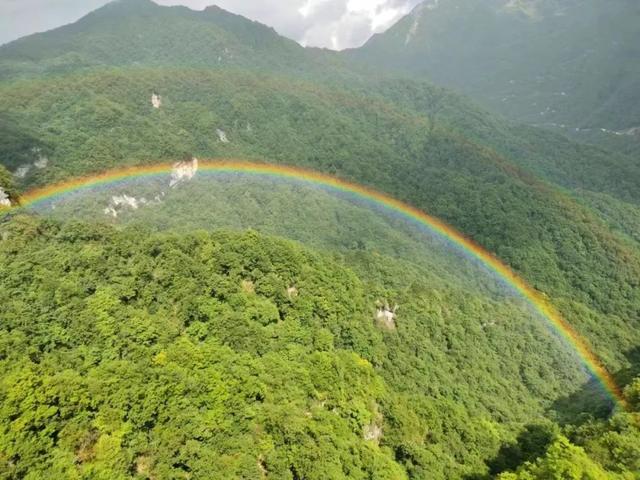 凉爽新大陆！成都出发高铁2.5h抵拢18℃的古韵之城，风景堪比阿勒泰，美食多到吃不完！