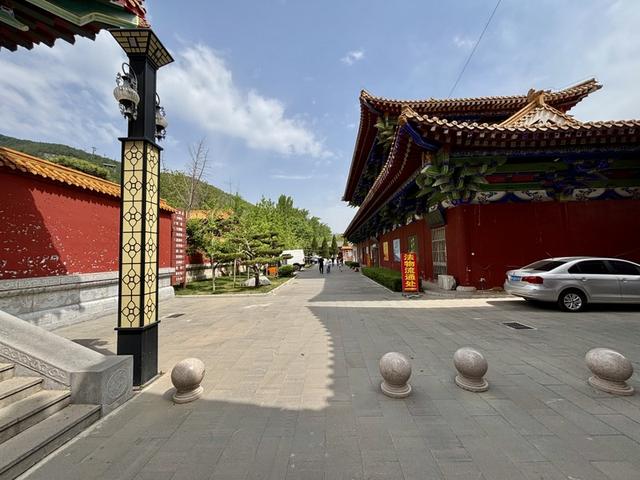 游览青州市知名景点龙兴寺