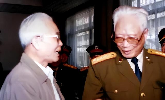 他被免去副总长、中央委员，本打算退休养老，没想到又被重用13年