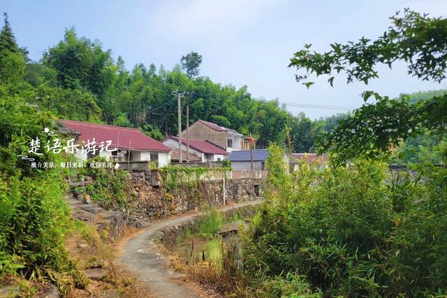 浙江宁波将军山麓的古村，群山环抱犹如世外桃源，堪称绝美度假村