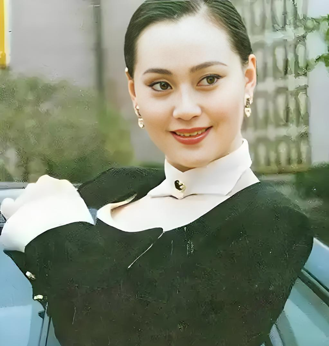 她被骂“陪睡上位”，后被封为“性感欲女”，得奖后当众怒怼海清