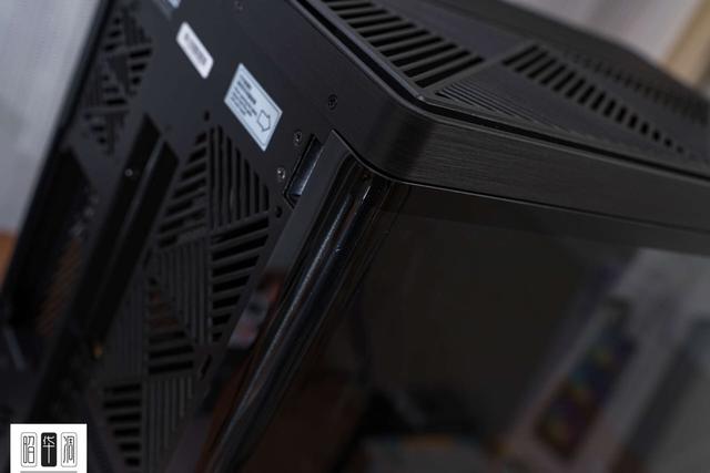 曲面玻璃的通透美学：乔思伯 TK-4 装机实录