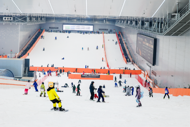 在武汉，推门滑雪关门泡汤？花间堂把神仙日子搬进现实