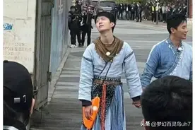 范丞丞与前姐夫李晨手牵手！真情流露引发热议图片