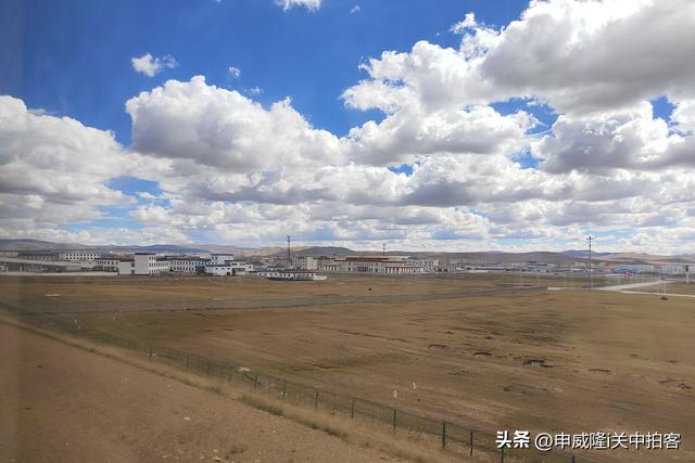 从西宁到拉萨：乘坐火车欣赏青藏铁路沿线风光