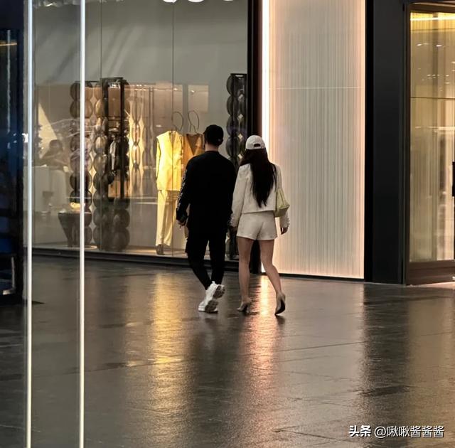汪峰陪女友森林北新疆过七夕