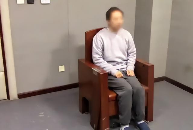 董明珠用事实“扇”了胡锡进一巴掌，又一间谍被抓，海归身份曝光
