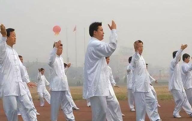 太极拳的“劲”从哪来？99%的人练错了!练出来的整体能量才入门