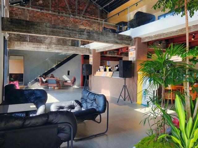 在勒北，偷一日闲，新旧交织引客来