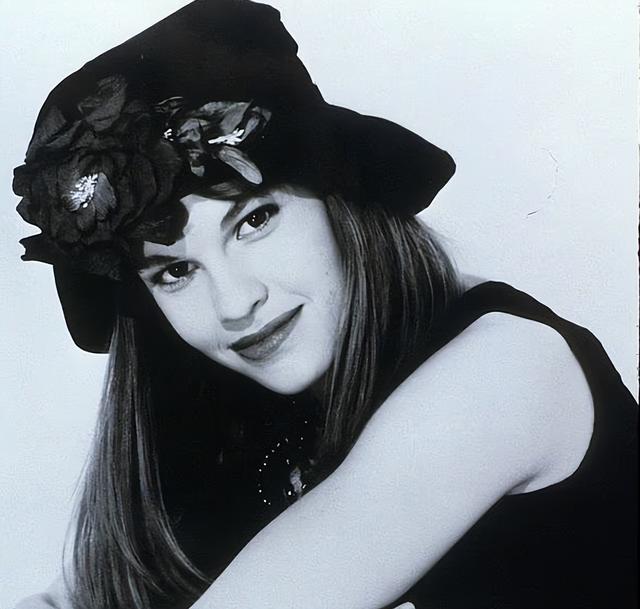 睡汽车后座的“拖车女孩”，51岁两夺奥斯卡，今小镇带娃赢麻了！