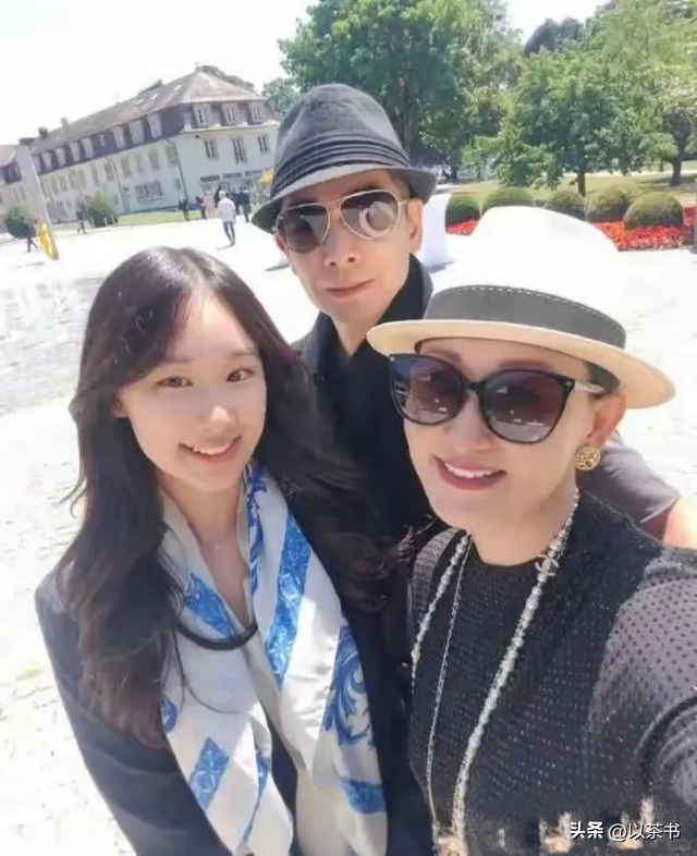 赵文卓怎么也想不到，自己18岁刚刚成年的女儿，已经开始为他争光