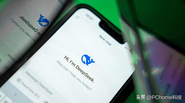 外媒称梁文锋对DeepSeek R2进展不满：使用昇腾芯片遇到问题
