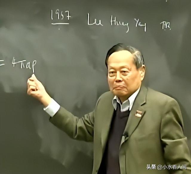 杨振宁刚去世，翁帆终于发声，字字催泪，清华大学吊唁堂细节感人