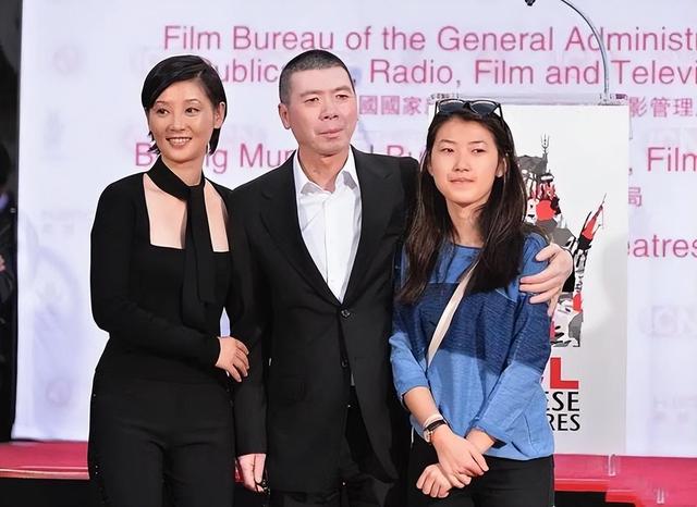 冯小刚：年轻时管不住下半身，如今让18岁的养女买了单，他后悔吗