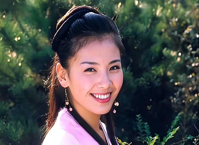 他曾与刘涛同床共枕4年，现年过六旬依旧未婚，刘涛坦言很愧疚