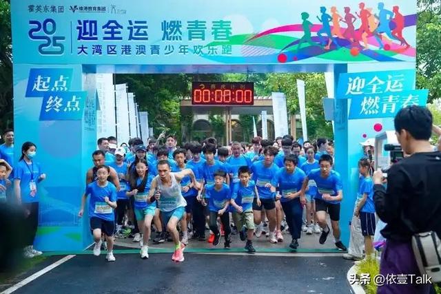 结婚13年，44岁郭晶晶再次迎来喜讯，霍震霆的话再一次得到印证