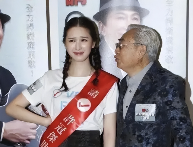 她曾是体操女神，退役后与大51岁的干爹谈恋爱，如今收获新的人生