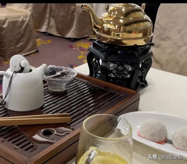 坐落于广州市中心的一家皇家园林式酒店广东迎宾馆