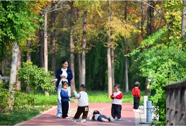 五彩斑斓的白龟湖国家湿地公园