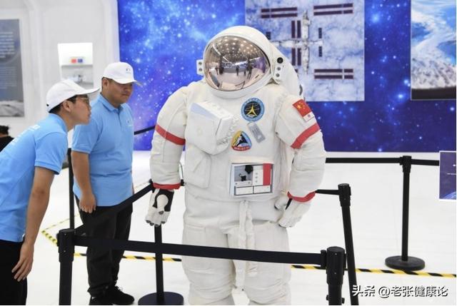 中美俄航天服寿命指标断崖式差距，美100次，俄仅12次，中国多少