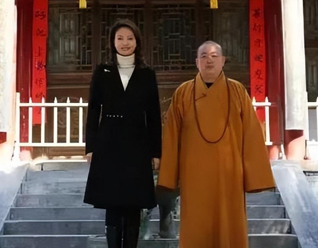 一石激起千层浪！释永信被查仅4天，连央视名主持刘芳菲也被牵连