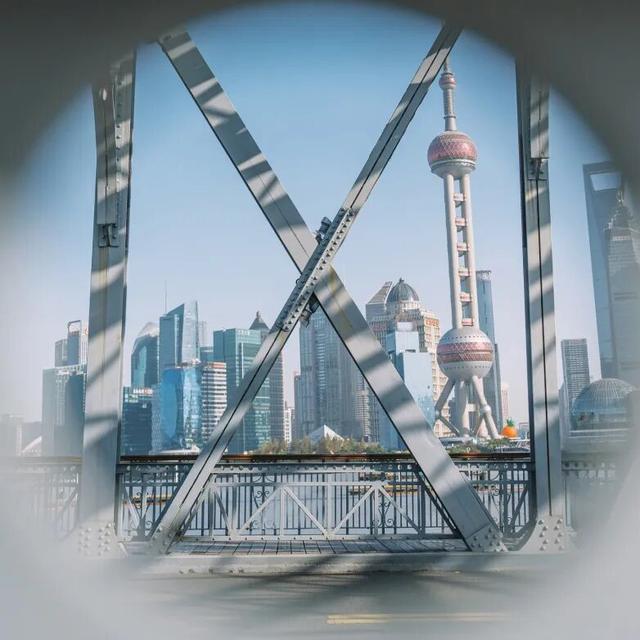 这里，是与世界同频的远见