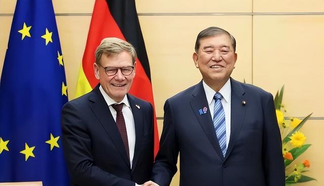 9.3大阅兵前，德外长跑到日本，逼中方连退3步，毛宁8字给其定性