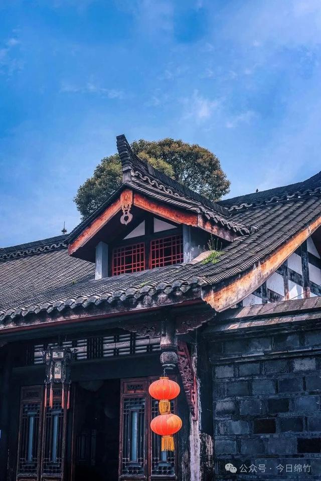 烟花秀、森林音乐会、国风巡演…这个国庆，绵竹“村游”闹热得很