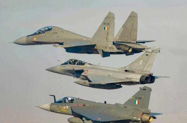 中俄联手“清场”！印度中亚军事基地被拔，新疆22年空中威胁终结