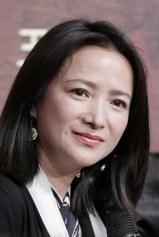 告别仪式当天，何晴生前担心的事还是发生，许亚军的话有人信了