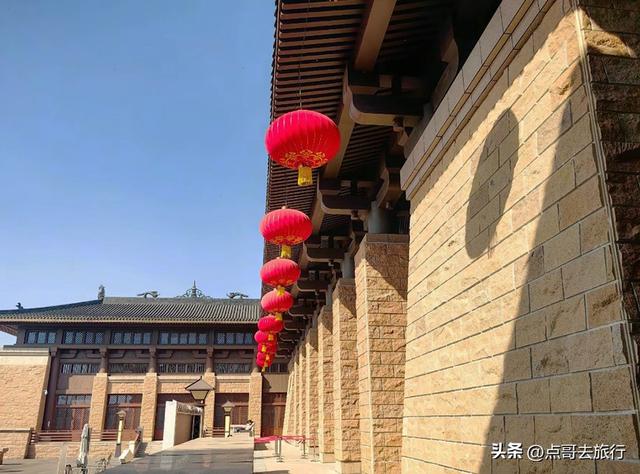 成都最美的古风油菜花田，坐在花田中免费看大飞机，公交车直达！