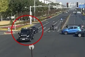 警灯闪烁、警笛鸣响！兴化街头突发一幕......图片