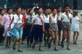 罕见老照片：70年代的中国，到底是什么样？图片