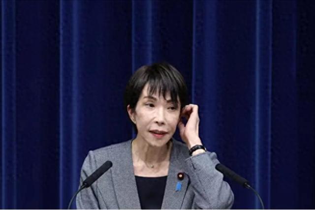 沉寂1天，高市早苗终于签字，日本砸9万亿反华，解放军动作更大