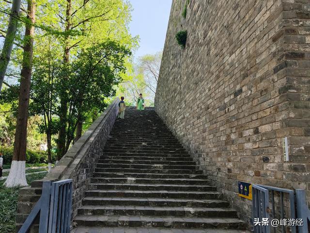 南京明故宫，北京城的设计蓝本，如今只剩下一座午门的墩台