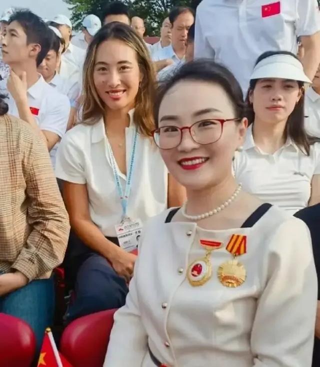 唐国强担心的事发生了！同现身观礼阅兵，却遭评论痛批不如刘劲？