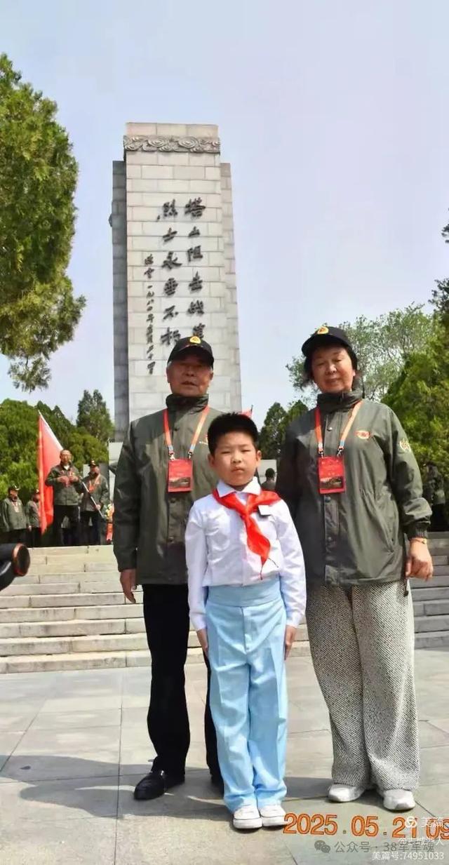 38军子弟瞻仰纪念塔山阻击战的英烈~38军子弟红色东北行第二行程