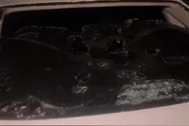 河北石家庄突降冰雹不少车辆被砸，居民：有的个头像核桃那么大图片