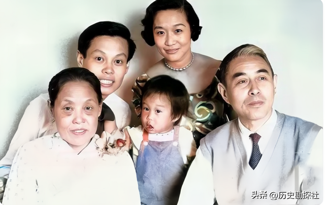 杨振宁发妻杜致礼有多美？1949年在美国的留影，22岁的她气质不凡