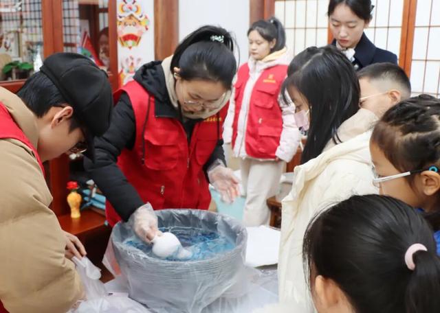 文物不语，但他们让历史有了心跳的温度