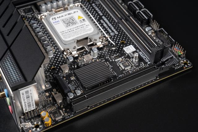 英特尔酷睿Ultra5 230F+铭瑄挑战者H810ITX+乔思伯NV10装机分享！