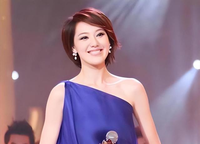 讨好大佬，陪睡上位，遭央视"开除"	，她身上的标签哪个才是真的