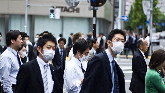 日本人开始“逆生长”！勉强冲到一米七就停了，基因遇到上限了？